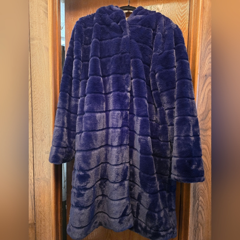 Apparis Plush Hooded Coat